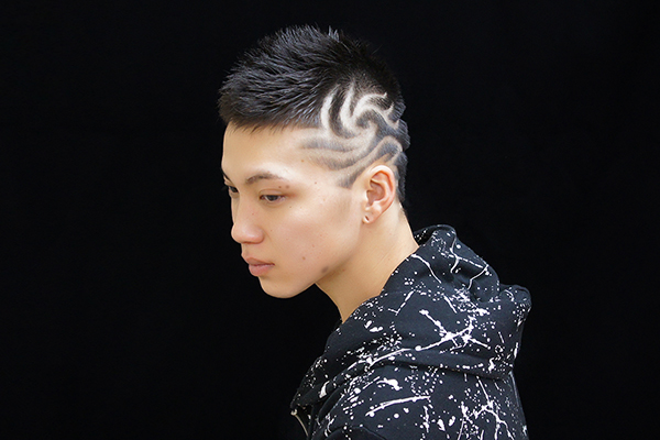 トライバルバリアート★ベリーショート・インパクト01