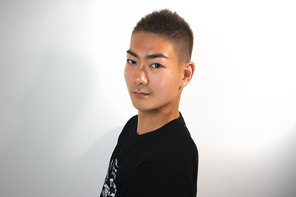 スモーキー・ベージュ × モヒカン・フェード05